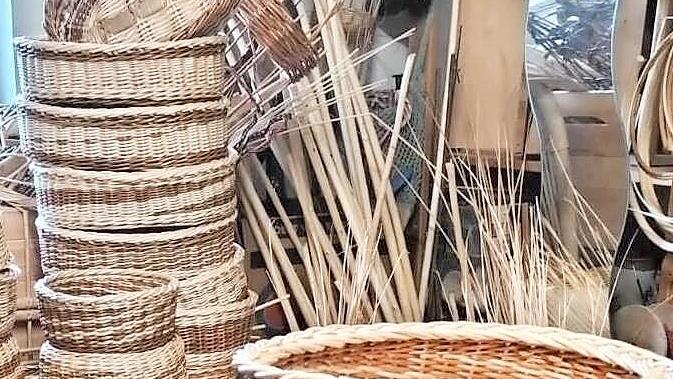 Ein Teil ihres ersten Großauftrags: Brötchen- und Präsentkörbe