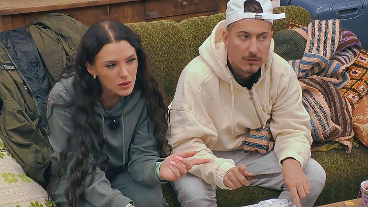 Jenny (links) und Marvin sind genervt von Hanka.