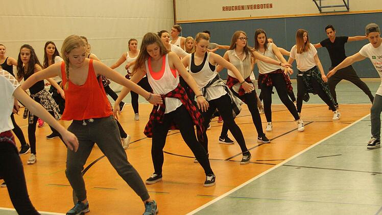 Beim "Top-Rocking" machten die Schüler schon bald eine tolle Figur. Fotos: Günther geiling