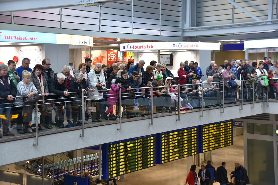Fasching: Traditioneller Prinzenflug am Nürnberger Flughafen