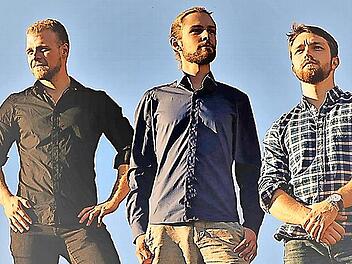 Darauf dürfen sich die Besucher des Benefizkonzerts freuen: Das Akustik-Trio "Lovely Dust" verleiht alten Klassikern sowie aktuellen Songs ein neues Gewand, indem diese sorgfältig für dreistimmigen Gesang und Gitarre arrangiert und neu interpretiert werden.