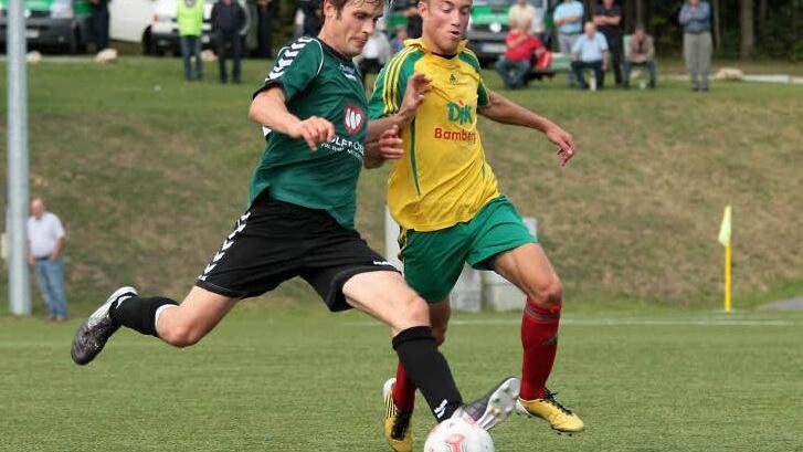 Einen weiteren namhaften Neuzugang für die kommende Saison meldet der FC Sand mit Stürmer Peter Heyer (links). Dies bestätigte gestern der Sander Spielleiter Erich Barfuß. Der 33-jährige Torjäger läuft derzeit noch für den Regionalligisten FC Schweinfurt 05 auf und hat zuvor lange für den FC Eintracht Bamberg gespielt, teilweise ebenfalls in der Regionalliga.