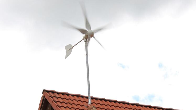Dieses Windrad am Wachenrother Weg in Höchstadt muss wieder abgebaut werden. Foto: Andreas Dorsch