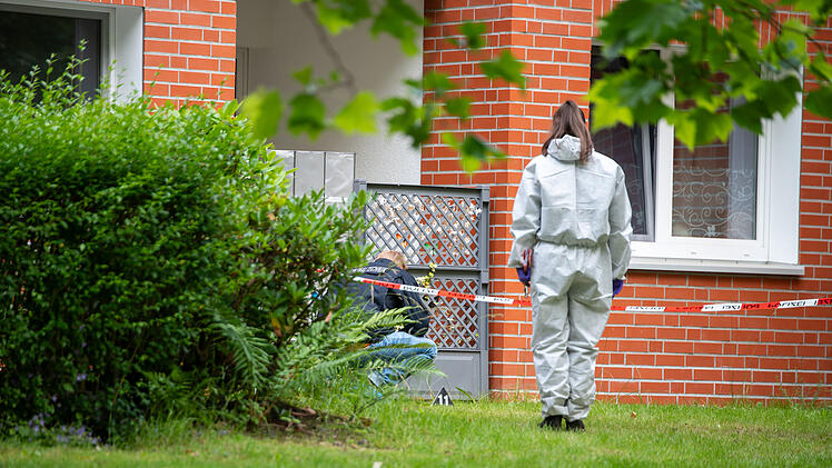 Sohn zündet Vater an und schießt auf Polizisten: SEK erschießt Täter