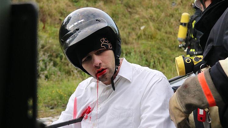 Realistisch mussten die "Unfallopfer" wirken.