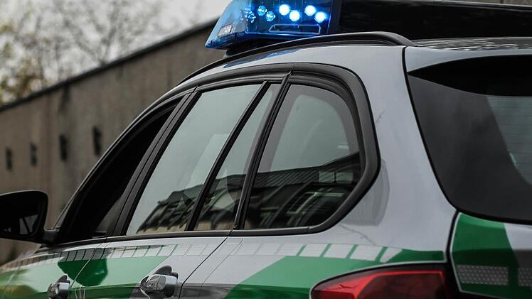 Ein 57-j&auml;hriger Autofahrer hat eine Streife der Coburger Polizei ausgebremst.Symbolbild: Christopher Schulz