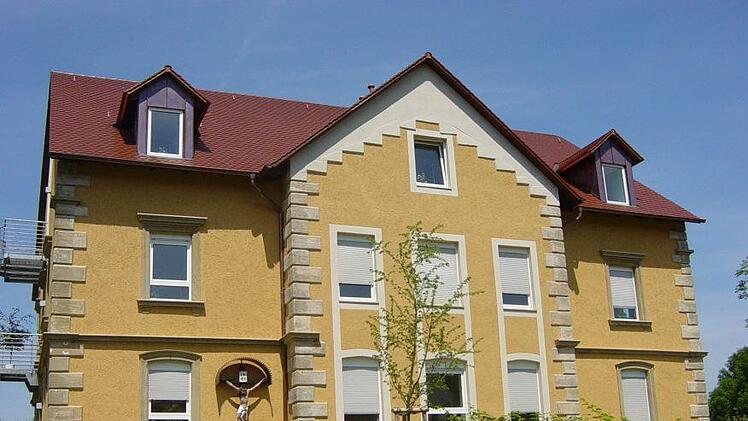 Das Verwaltungsgebäude der VG Kirchehrenbach soll, wenn es  staatliche Fördermittel gibt, behindertengerecht an- und umgebaut werden.  Foto: Thomas Weichert