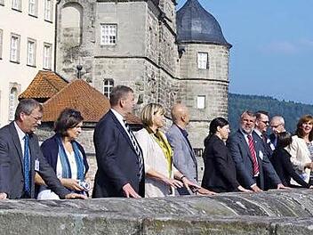 Kooperationspartner der gemeinsamen Marketinginitiative "Fränkische Festungsbaukunst" sowie "Forte Cultura" trafen sich auf der Festung Rosenberg und unterzeichneten eine Absichtserklärung. Foto: Heike Schülein