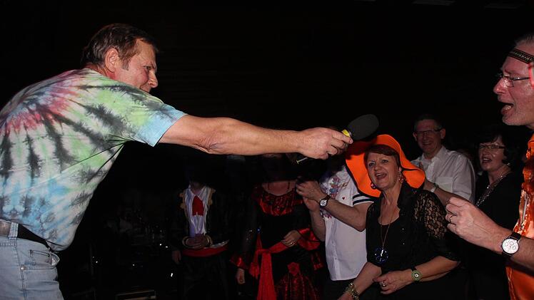 Bodygards-Sänger Gerhard Schubert ließ auch das Publikum einmal ans Mikrofon.