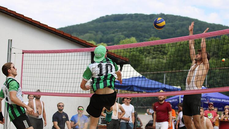 Beachvolleyball-Turnier in Oberbach. Sebastian Schmitt