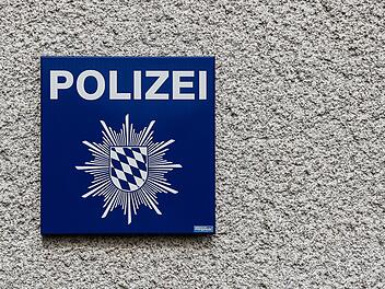 Schwabach: Frau bringt geerbte Schusswaffe zur Polizei - und kassiert prompt Anzeige