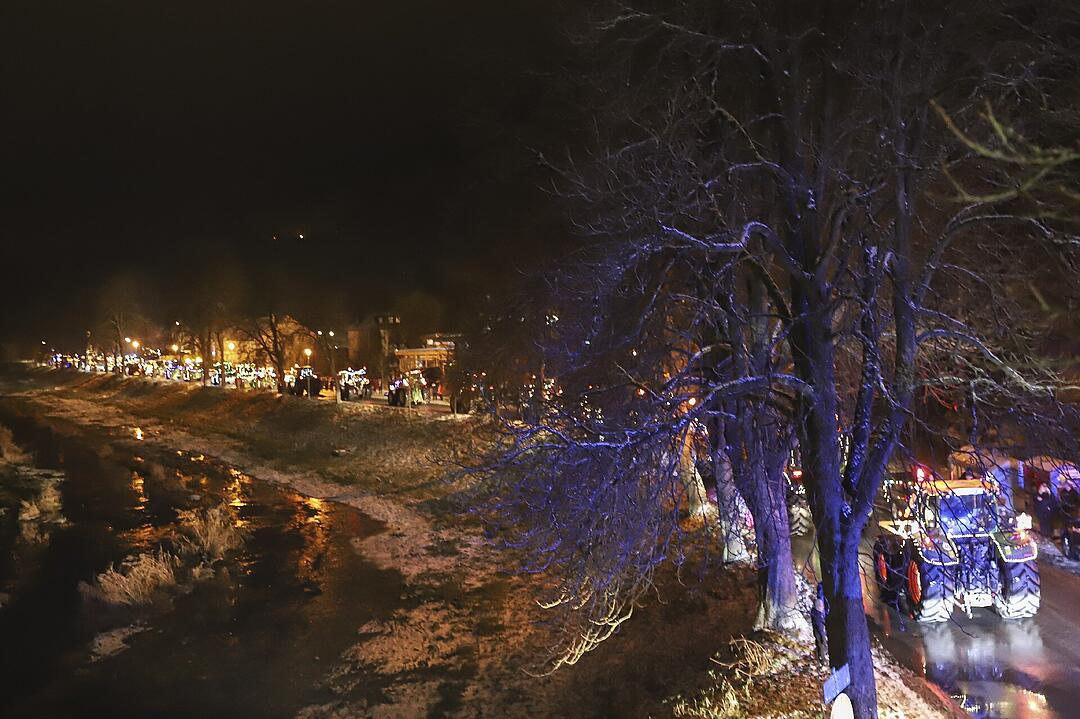 In Kulmbach durfte die beliebte Lichterfahrt der Traktoren stattfinden.