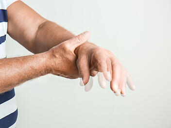 Symbolbild: Zittern, Tremor, Parkinson