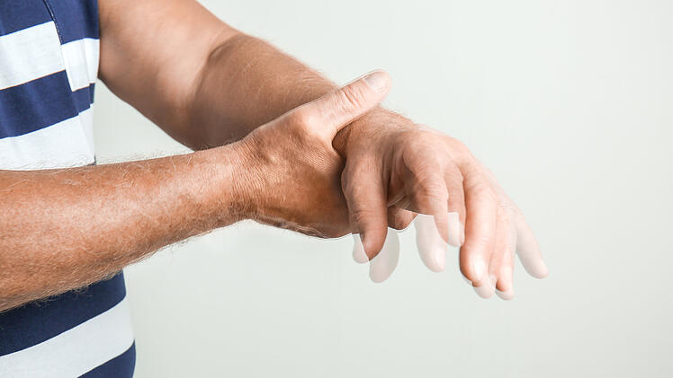 Symbolbild: Zittern, Tremor, Parkinson