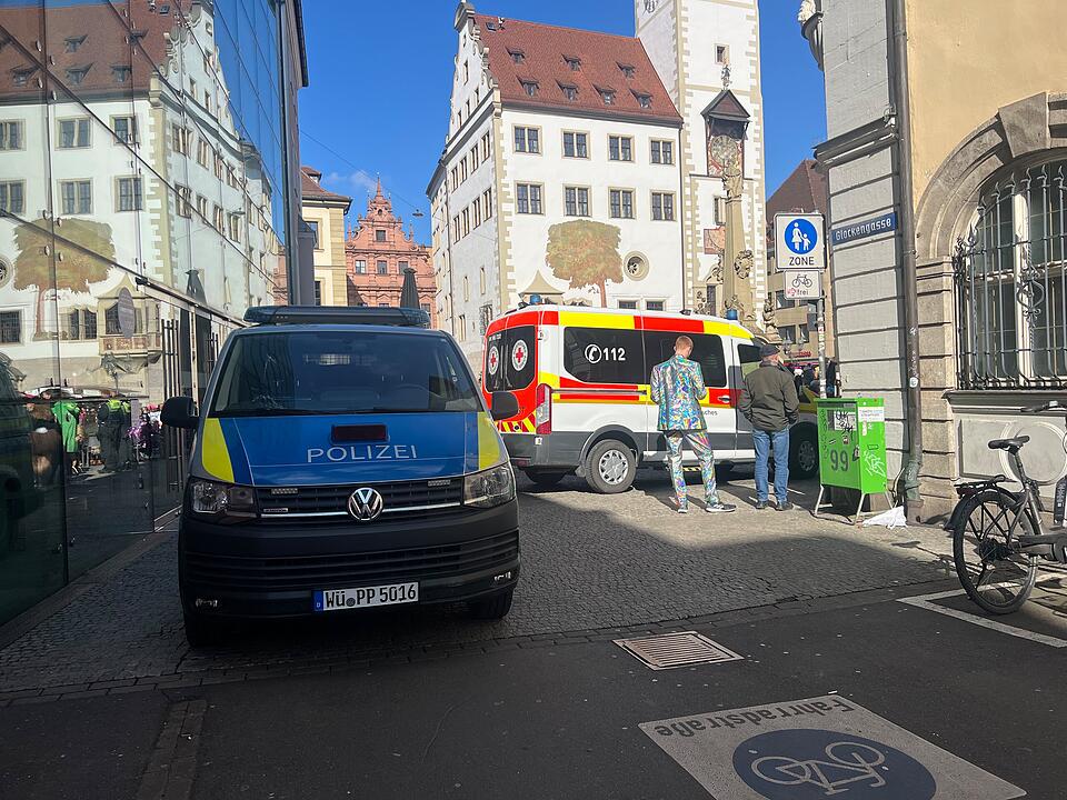 Bei Sonnenschein feierten rund 100.000 Menschen den Fasching
