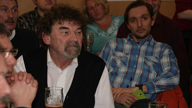Hans Bramann in der Versammlung in Neuses Foto: Sylvia Hubele