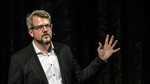 Coburgs neuer Intendant Bernhard Loges tritt im September offiziell sein neues Amt am Landestheater an. Erstmals &uuml;bernimmt er am 3. September die Begr&uuml;&szlig;ung des Ensembles zum Probenauftakt.Foto: Archiv/JOchen Berger