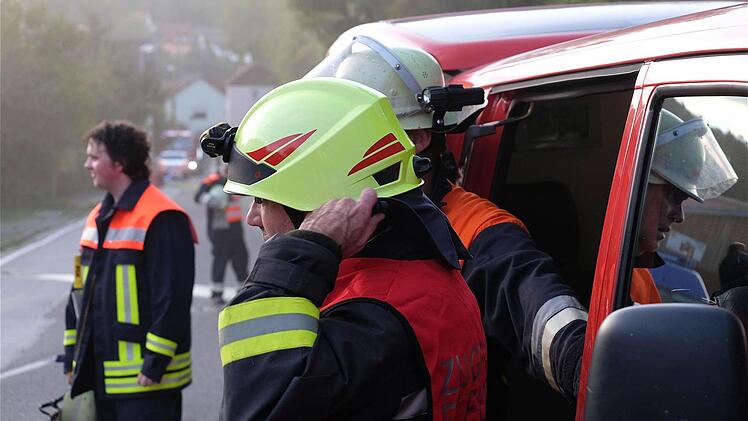 Eindrücke von der Feuerwehrübung in Sulzthal. Foto: Gerd Schaar