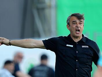 Kleeblatt-Coach Damir Buric hofft auf einen erfolgreichen Heimauftakt gegen den SV Sandhausen. Foto: Daniel Karmann/dpa