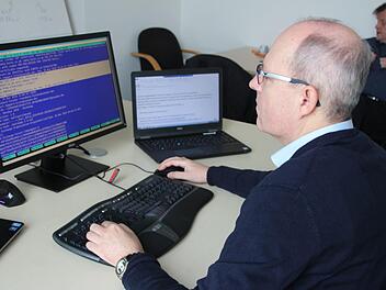 Die Forchheimer IT-Berater von Consato haben täglich mit Fake-E-Mails zu tun und wissen, was Unternehmen und Nutzer gegen Betrugsmaschen machen können. Foto: Ronald Heck