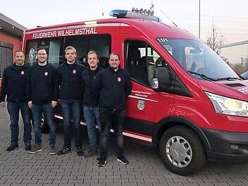 Vorsitzender Frank Fischer, Gruppenführer Thomas Zipfel, stellvertretender Kommandant Dominik Fischer, Kommandant Christian Peter sowie stellvertretender Kommandant Sebastian Wagner bei der Abholung des neuen MZF bei der Firma Compoint in Forchheim  Foto: privat