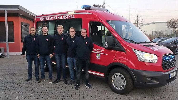 Vorsitzender Frank Fischer, Gruppenführer Thomas Zipfel, stellvertretender Kommandant Dominik Fischer, Kommandant Christian Peter sowie stellvertretender Kommandant Sebastian Wagner bei der Abholung des neuen MZF bei der Firma Compoint in Forchheim  Foto: privat