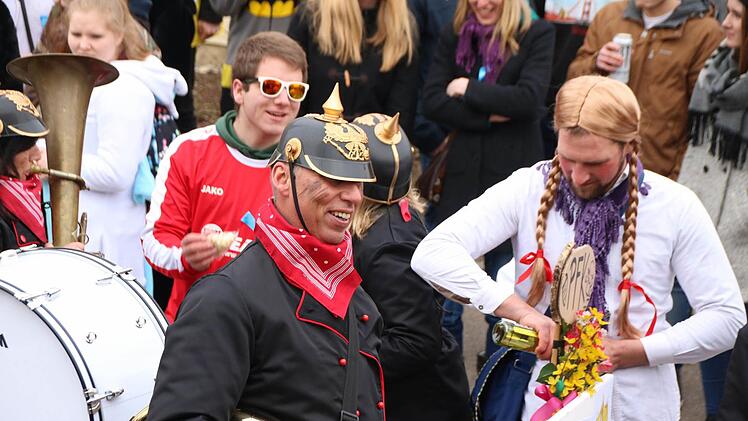 Faschingsumzug in Poppenlauer  Foto: Thomas Malz