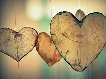 Polyamorie ist für viele Menschen ein völlig fremdes Gebiet. In Nürnberg gibt es einen Stammtisch für Interessierte und Menschen aus der Polyamorie-Szene. Foto: Pixabay.com