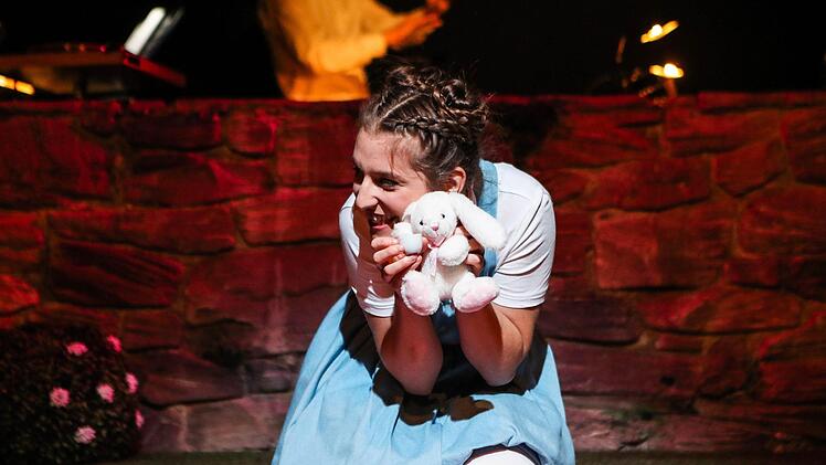 Szene aus dem Songzyklus "Wunderland" von Anno Schreier in der coburger ReithalleFoto: Henning Rosenbusch