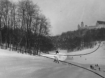 So sahen sie im Jahr 1964 aus - die Verkehrsregeln für Wintersport-Fans, die im Veilchental auf Schlittten oder Skiern unterwegs waren.Foto: CT-Archiv