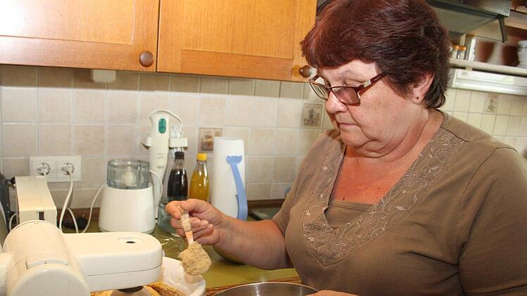"Ich backe gerne", sagt die stellvertretende Vorsitzende des Gartenbauvereins, Elenore Langenfelder.