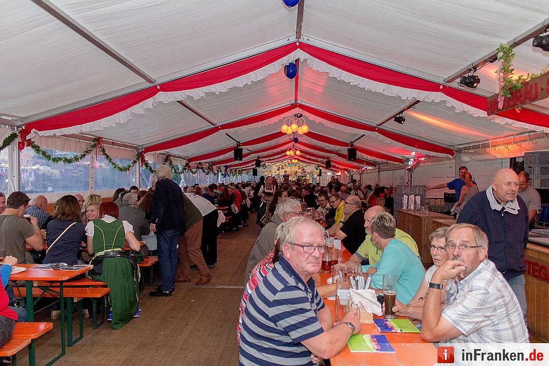 Sandkerwa: Partyfotos