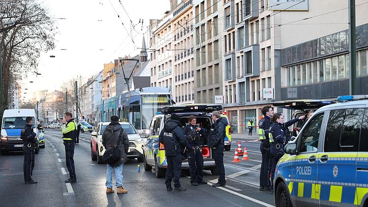 Sch&uuml;sse auf Taxi-Fahrgast
