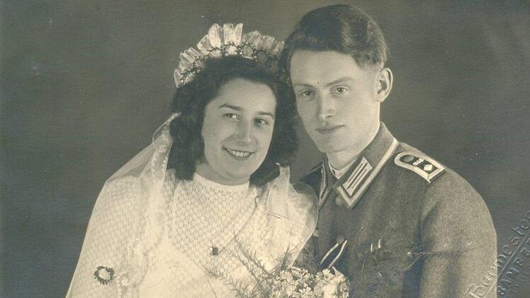 Das Hochzeitsfoto von Maximiliane und Kurt H&auml;nel aus dem Jahr 1943