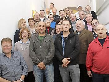 Viele langjährige Mitarbeiter der Firmengruppe Debus wurden im Rahmen einer Feier auf Kloster Banz ausgezeichnet.  Foto: Michael Stelzner