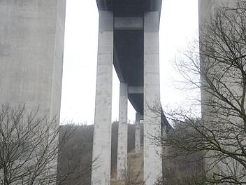 Die Grenzwaldbr&uuml;cke bei Speicherz soll f&uuml;r 225 Millionen Euro neu gebaut werden. Fr&uuml;hester Baubeginn w&auml;re aber 2027. Foto: Steffen Standke