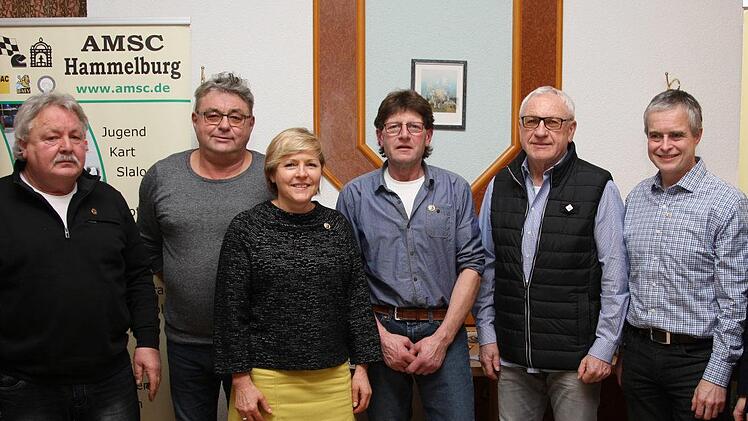 AMSC-Vorsitzender Ralf Deinlein  zeichnete verdiente Mitglieder aus: (von rechts) Holger Augsburg, Alfred Meder, Horst Egerer, Heidi Leiber, Manfred Ruppert, Gerhard Hochwimmer. Foto: Karlheinz Franz