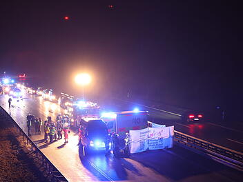 A6 bei Altdorf: Tödlicher Unfall mit Motorradfahrer