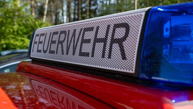 Feuerwehr in Unterfranken zu Brand an Forstschule alarmiert - Grund ist kurios
