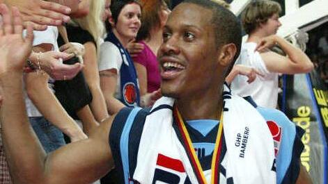 Demond Mallet: Unvergessen waren seine Würfe in letzter Sekunde. Auch dank Demond Mallet wurde Bamberg 2005 zum ersten Mal Meister. Nach seinem Engagement in Bamberg reiste "Mr. D" durch ganz Europa - spielte unter anderem für Badalona (Spanien) und Maccabi Tel Aviv (Israel). Zwischenzeitlich war er auch wieder in Bamberg zu sehen - als Spieler der Artland Dragons. Seit dieser Saison ist er in Belgien bei Belgacom Spirou BC unter Vertrag.
