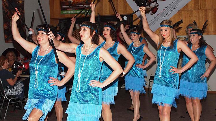 Die Frauen der Showtanzgruppe des Radfahrvereins Concordia brillierten mit einem schwungvollen Auftritt. Foto: Alfred Thieret