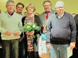 Abschied von Jürgen Zoller und Hans Löffler in der Orchesterschule Pressig-Stockheim (von links): Bürgermeister Rainer Detsch, Jürgen Zoller, Matthias Grebner, Felizitas Zoller, Bürgermeister Hans Pietz, Hans Löffler und Andreas Thiel  Foto: gf