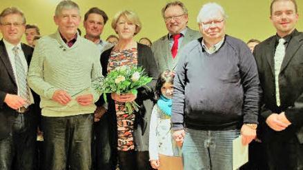 Abschied von Jürgen Zoller und Hans Löffler in der Orchesterschule Pressig-Stockheim (von links): Bürgermeister Rainer Detsch, Jürgen Zoller, Matthias Grebner, Felizitas Zoller, Bürgermeister Hans Pietz, Hans Löffler und Andreas Thiel  Foto: gf