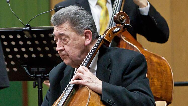 Am Cello : Karl Mechthold