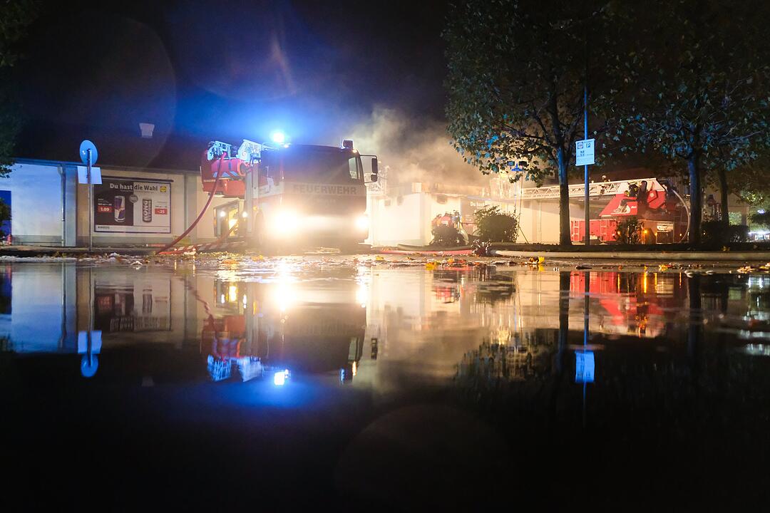 Nürnberg: Lidl brennt