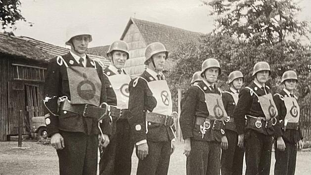 150 Jahre Freiwillige Feuerwehr Oberbach: Die historische Aufnahme aus dem Jahr 1961 zeigt die erste Leistungsprüfung der Wehr.