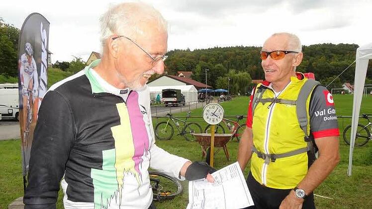 Wolfgang Tröster (links) und Georg Benkert (rechts) waren die ältesten Teilnehmer beim RhönBikeKing 2014