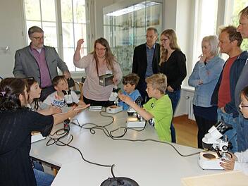 Auch Einblicke in die Naturwissenschaft im Naturkundemuseum gehören zu den Angeboten.  Foto: Doris Weidner