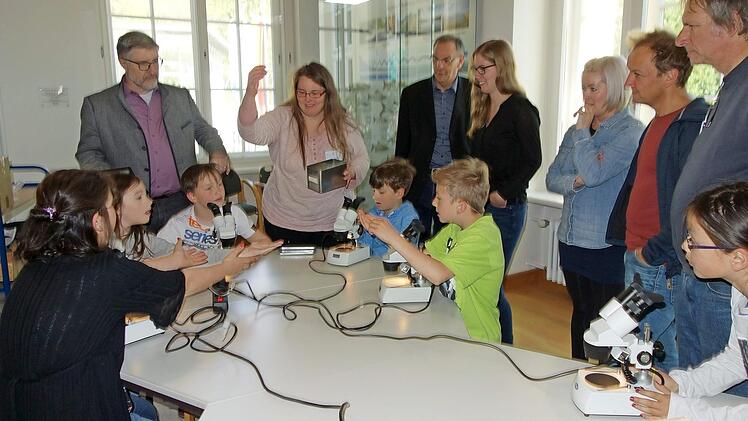 Auch Einblicke in die Naturwissenschaft im Naturkundemuseum gehören zu den Angeboten.  Foto: Doris Weidner