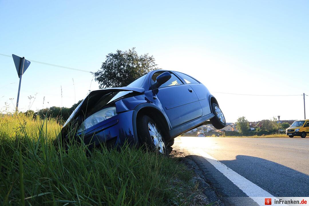 Zwei Verletzte bei Unfall bei Reichmannsdorf